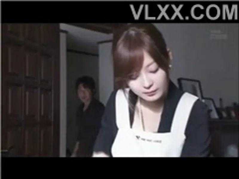 Chồng yêu đi công tác, cô vợ ở nhà bị chồng sắp cưới của chị gái cưỡng hiếp